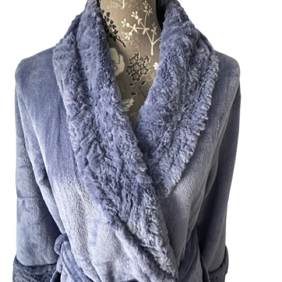 NWT Carole Hochman Women's L Blue Plush Faux Fur Sleeved Belted Midi Wrap Robe - Picture 3 of 13